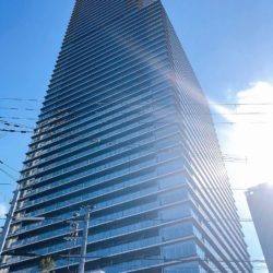 地上５１階建て　総戸数８７１戸の超大型免震タワーレジデンス外観