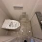 内装 手洗いカウンター付きのトイレ